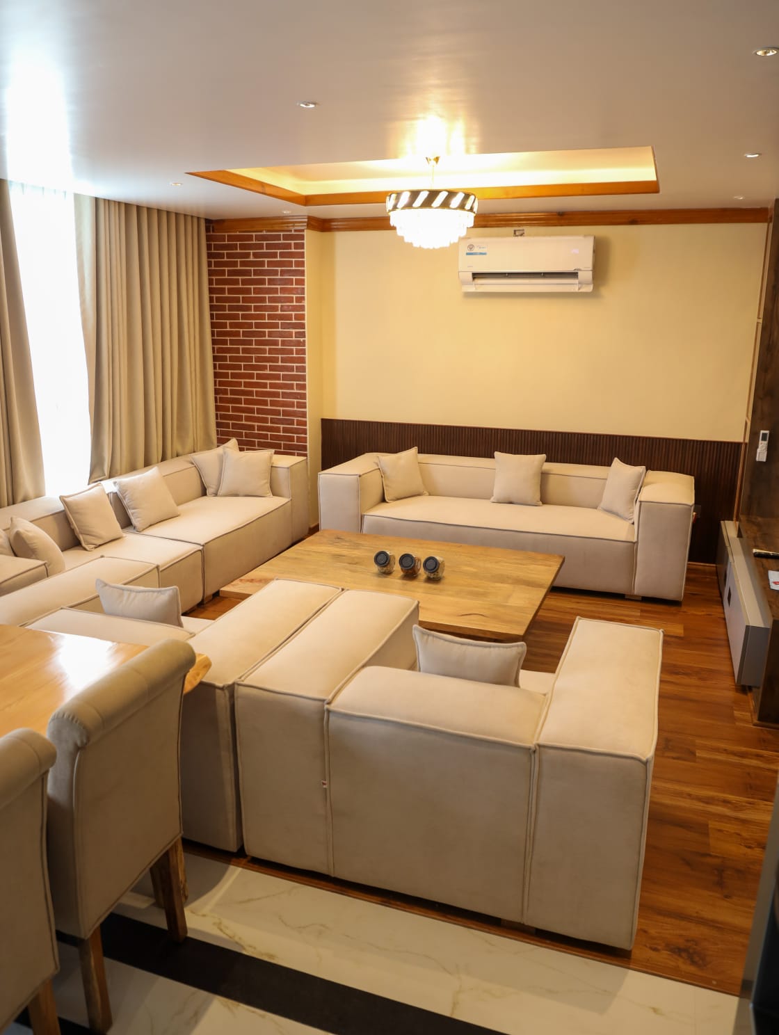 Lakpa Home